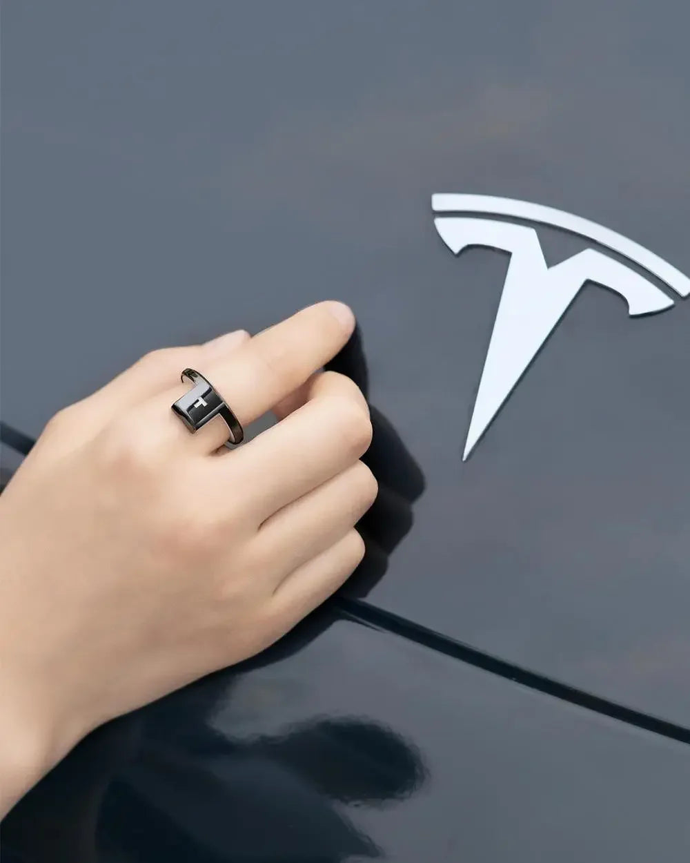 ElectraCraft Tesla Key Ring – Stylish Smart Access for Your Car